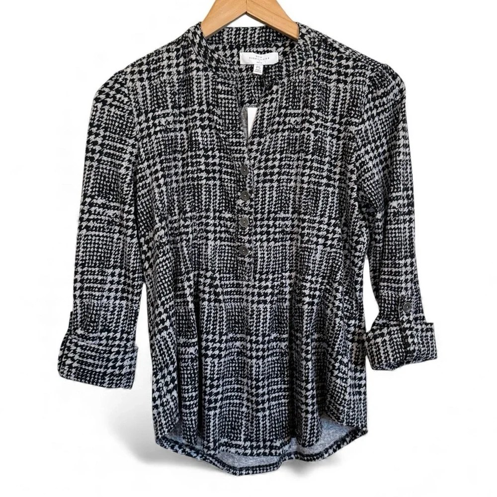 NEW DIRECTIONS NWT WOMEN’S SIZE PS ROLL TAB BLACK GRAY HOUNDSTOOTH 3/4 SLEEVE